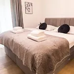 krevet i doručak Luxury With Balcony Zadar