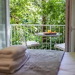krevet i doručak Luxury With Balcony