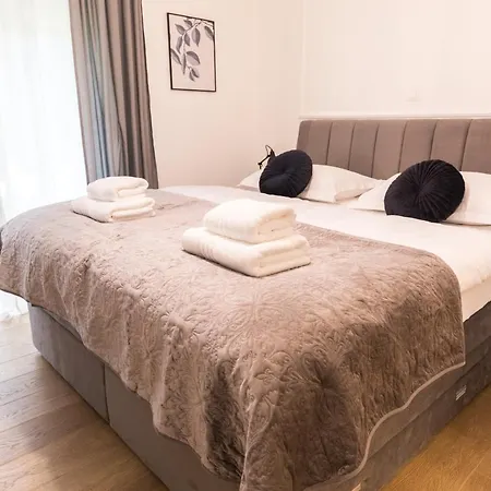 לינה וארוחת בוקר Luxury With Balcony זאדאר