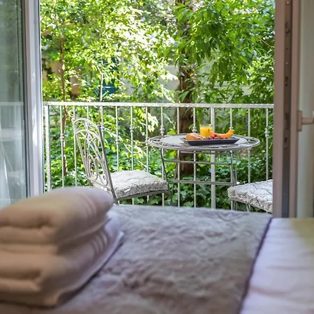 Bed & Breakfast Luxury With Balcony