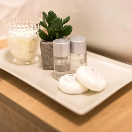 לינה וארוחת בוקר Luxury With Balcony