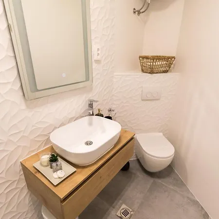 לינה וארוחת בוקר Luxury With Balcony זאדאר