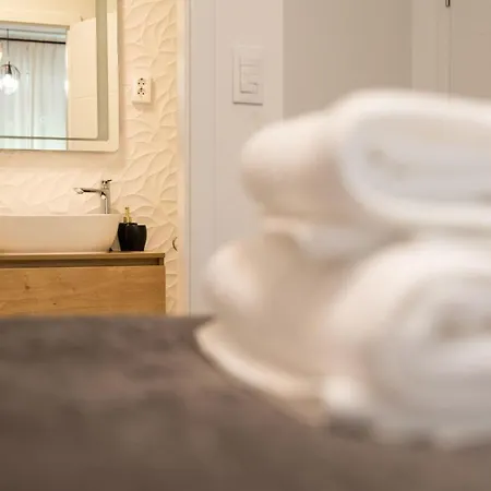 לינה וארוחת בוקר Luxury With Balcony זאדאר