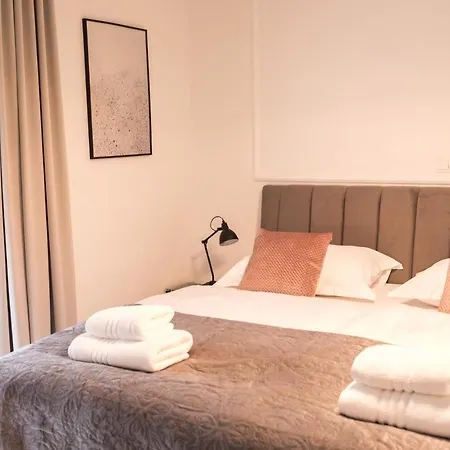 לינה וארוחת בוקר Luxury With Balcony