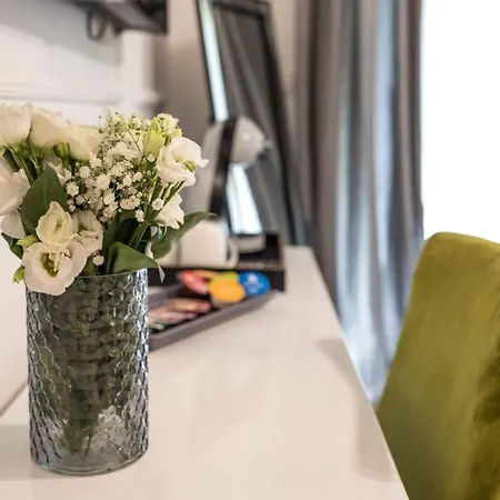לינה וארוחת בוקר Luxury With Balcony