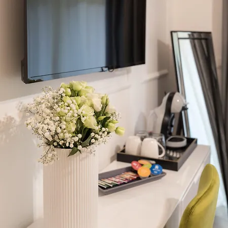 Luxury With Balcony לינה וארוחת בוקר 4*
