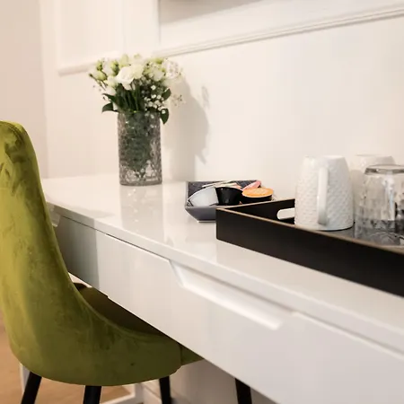 Luxury With Balcony 4* 자다르