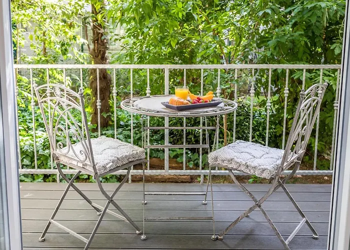 Bed & Breakfast Luxury With Balcony Zara