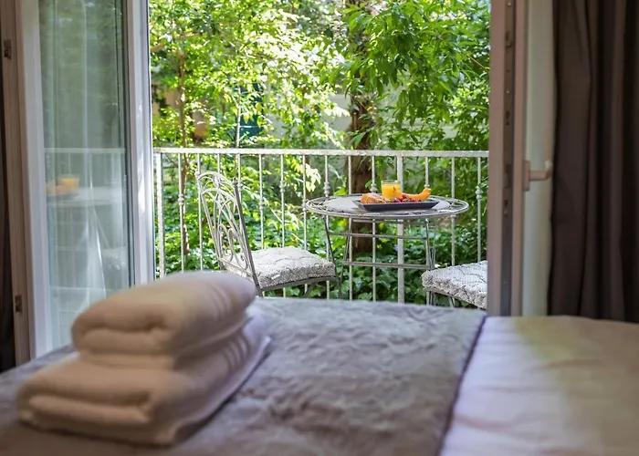 Bed & Breakfast Luxury With Balcony