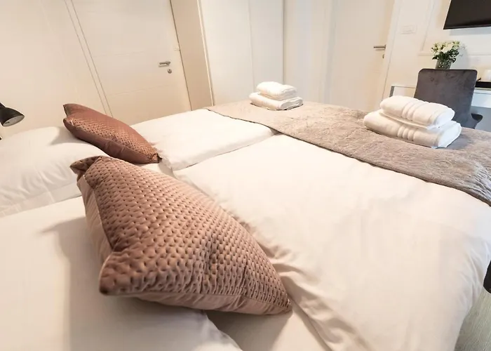 Luxury With Balcony 4*