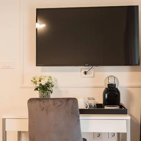 Luxury With Balcony 4*