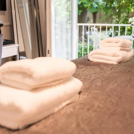 Nocleg ze śniadaniem Luxury With Balcony