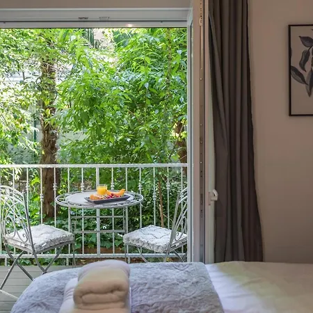Luxury With Balcony 4*