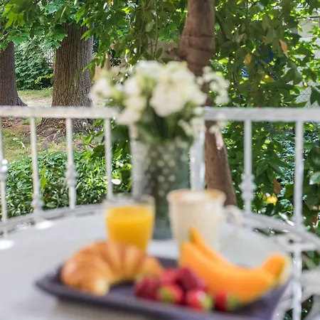 فندق مبيت وإفطار Luxury With Balcony 4*