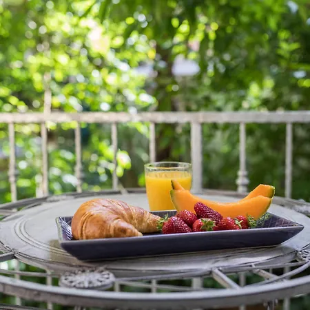 Bed and Breakfast Luxury With Balcony 4*