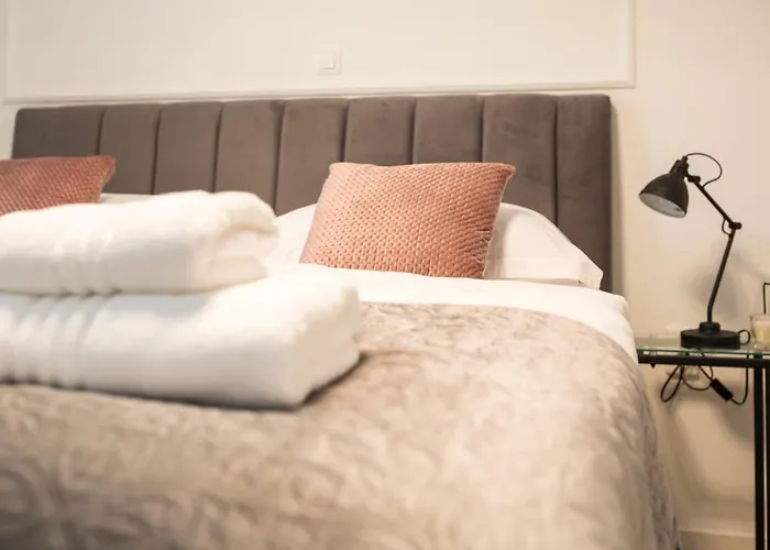 Luxury With Balcony Zára