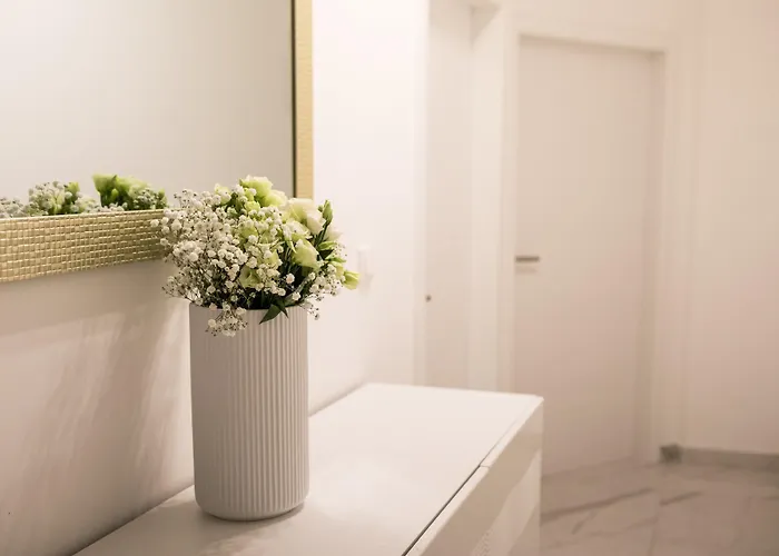 Luxury With Balcony Bed & Breakfast 4*